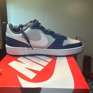 Nike Court Borough Low 2